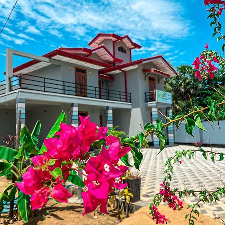 Sunset Chalet Mullaittivu 外观 照片
