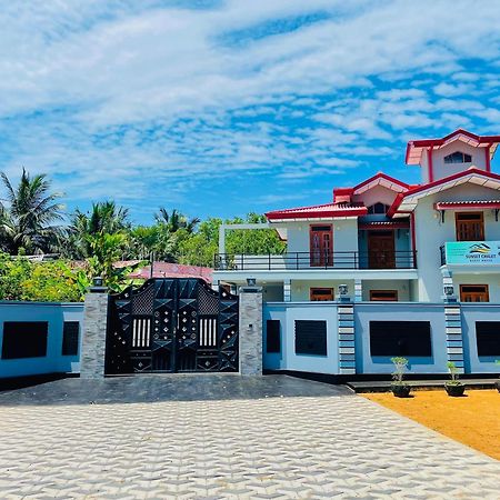 Sunset Chalet Mullaittivu 外观 照片