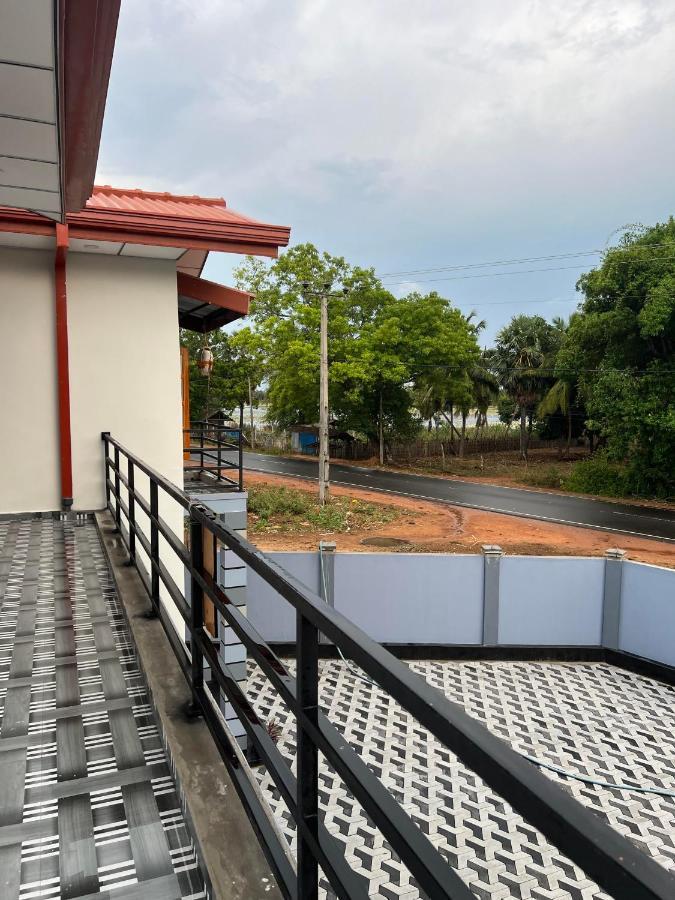 Sunset Chalet Mullaittivu 外观 照片