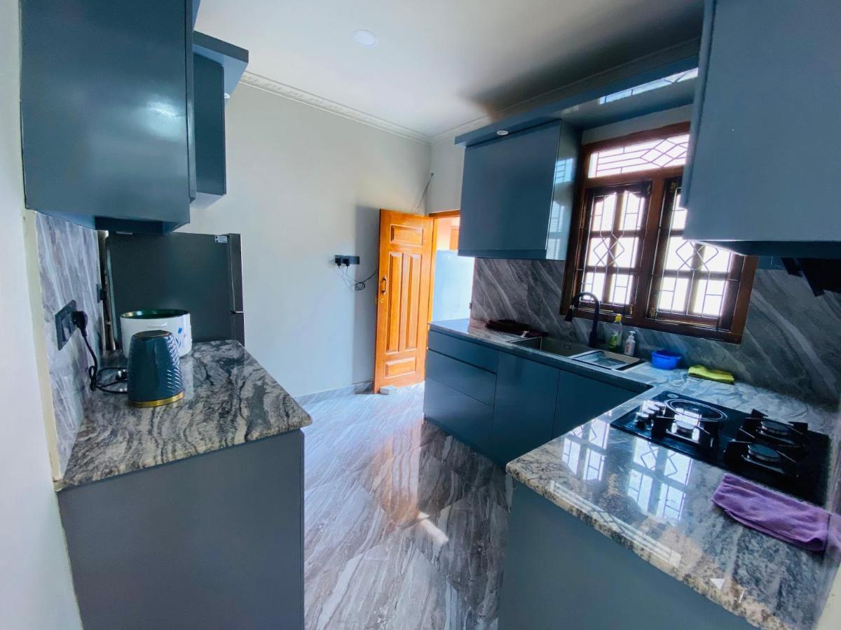 Sunset Chalet Mullaittivu 外观 照片